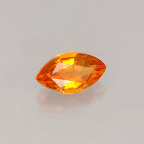 Clinohumite Jaune orange naturelle Marquise, 0.37 ct, VS