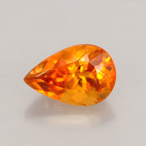 Clinohumite Jaune orange naturelle En forme de poire, 1.44 ct, VS