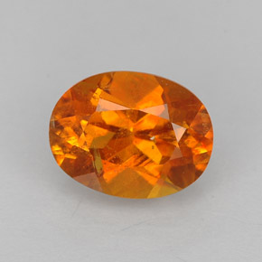 Clinohumite orange naturelle coupe ovale, 1,43 ct, VS-SI