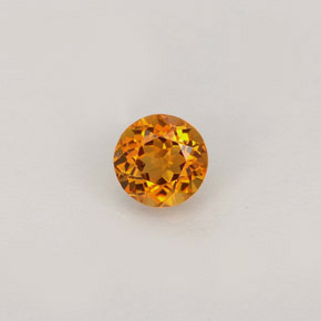 Clinohumite orange jaunâtre naturelle coupe roude, 0,46 ct, VS