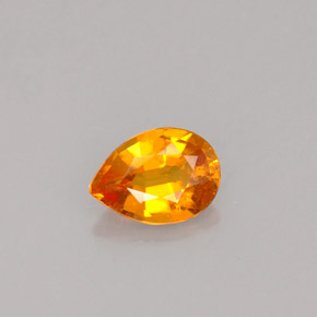 Clinohumite orange naturelle en forme de poire, 0,48 ct, VS