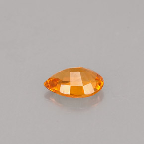 Clinohumite orange naturelle en forme de poire, 0,48 ct, VS