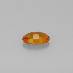 Clinohumite orange naturelle coupe ovale, 0,93 ct, VS-SI