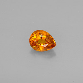 Clinohumite Jaune orange naturelle En forme de poire, 0.61 ct, SI
