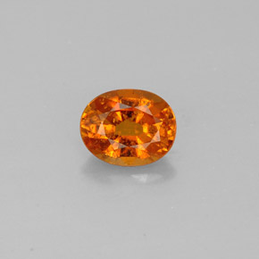 Clinohumite orange naturelle coupe ovale, 0,92 ct, SI