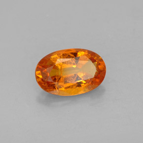 Clinohumite orange naturelle coupe ovale, 1,42 ct, SI