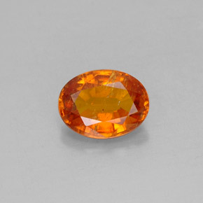 Clinohumite orange naturelle coupe ovale, 1,36 ct, SI