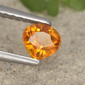 Clinohumite Jaune orange naturelle En forme de poire, 0.46 ct, VS-SI