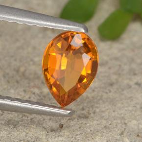 Clinohumite Jaune orange naturelle En forme de poire, 0.70 ct, VS-SI
