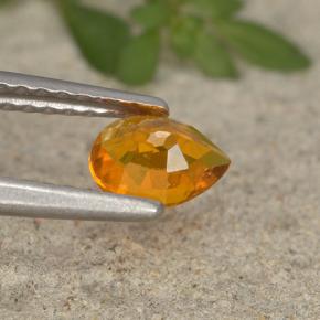 Clinohumite Jaune orange naturelle En forme de poire, 0.39 ct, VS-SI