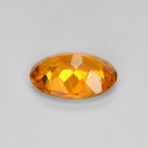 Clinohumite Abricot orange naturelle Coupe ovale, 0.66 ct, VS