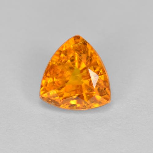 Clinohumite orange naturelle trillion, 1,20 ct, SI