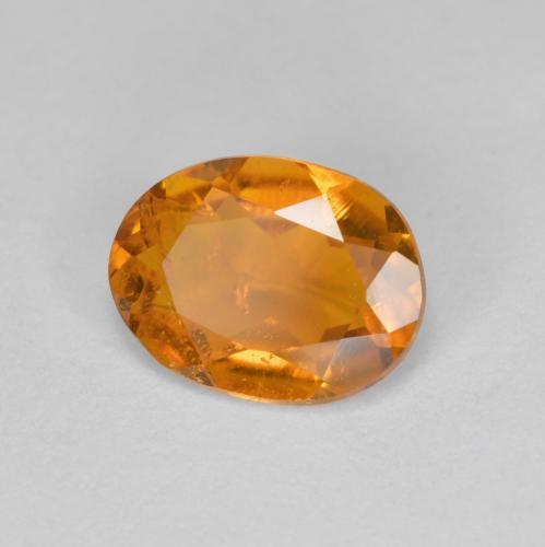 Clinohumite Abricot orange naturelle Coupe ovale, 1.20 ct, SI