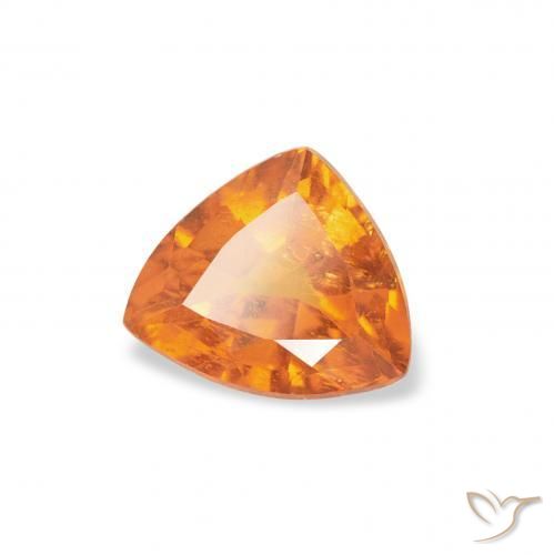 Clinohumite Orange moyen naturelle Trillion, 0.91 ct, SI