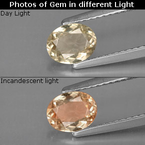 Diaspore à changement de couleur  naturelle coupe ovale, 0,74 ct, VVS-VS