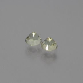 Achetez naturel ct Vert / rose Diaspore Couleur Changeant gems, Coupe roude, En provenance Turquie chez GemSelect. En stock, livraison internationale!