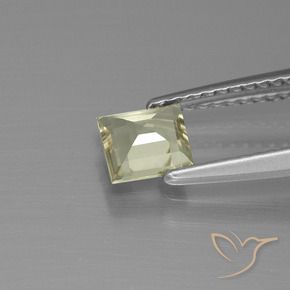 Diaspore Couleur Changeant Jaune très clair naturelle Carré, 0.62 ct, VS
