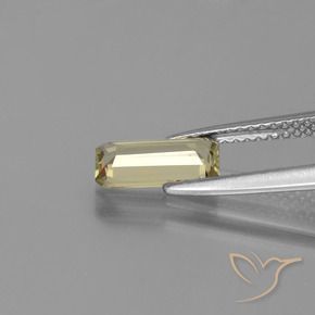 Diaspore Couleur Changeant Jaune chaud naturelle Taille émeraude, 1.13 ct, VVS-VS