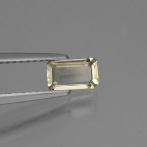 Diaspore à changement de couleur jaune naturelle taille émeraude, 0,46 ct, VVS-VS