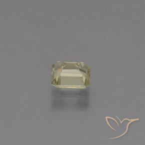 Diaspore Couleur Changeant Jaune doré clair naturelle Taille émeraude, 0.85 ct, VVS-VS