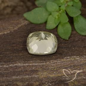 Diaspore Couleur Changeant Jaune pâle naturelle Coussin, 0.74 ct, VVS-VS