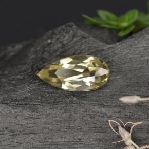 Diaspore Couleur Changeant Jaune très clair naturelle En forme de poire, 0.80 ct, VVS-VS