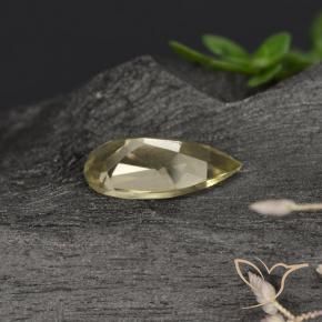 Diaspore Couleur Changeant Jaune très clair naturelle En forme de poire, 0.80 ct, VVS-VS