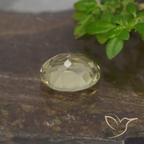 Diaspore Couleur Changeant Jaune très pâle naturelle ovale, 0.84 ct, VVS-VS
