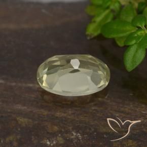 Diaspore Couleur Changeant Jaune clair naturelle ovale, 0.65 ct, VVS-VS