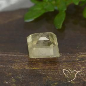 Diaspore Couleur Changeant Jaune clair naturelle Carré, 0.81 ct, VS