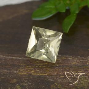 Diaspore Couleur Changeant Jaune clair naturelle Carré, 0.50 ct, VS