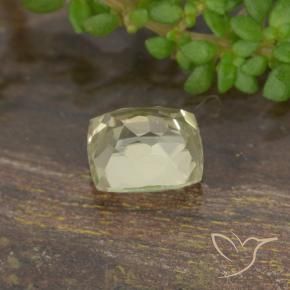 Diaspore Couleur Changeant Jaune clair naturelle Coussin, 0.83 ct, VVS-VS