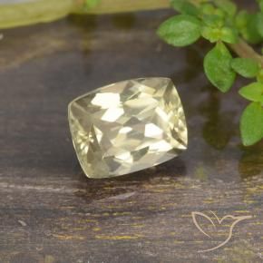 Diaspore Couleur Changeant Jaune très clair naturelle Coussin, 0.92 ct, VVS-VS