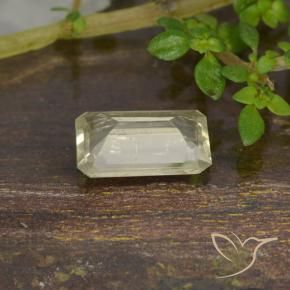 Diaspore Couleur Changeant Jaune pâle naturelle Octogone / coupe Émeraude, 0.82 ct, VS