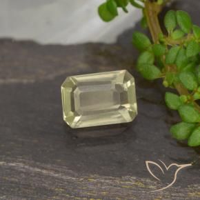 Diaspore Couleur Changeant Beige jaune naturelle Octogone / coupe Émeraude, 0.53 ct, VVS-VS