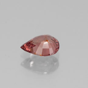 Grenat Couleur Changeant Rose à Rose Rouge naturelle En forme de poire, 1.05 ct, VS-SI