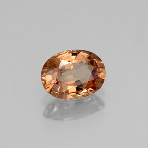 Grenat à changement de couleur  naturelle coupe ovale, 1,17 ct, VVS