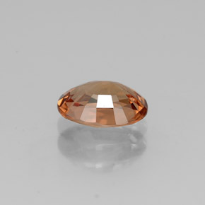 Grenat à changement de couleur  naturelle coupe ovale, 1,17 ct, VVS