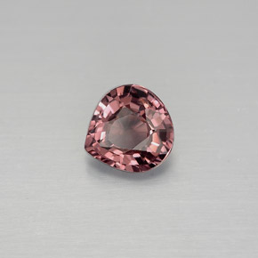 Grenat Couleur Changeant Rose à Rose Rouge naturelle En forme de poire, 0.75 ct, VS-SI