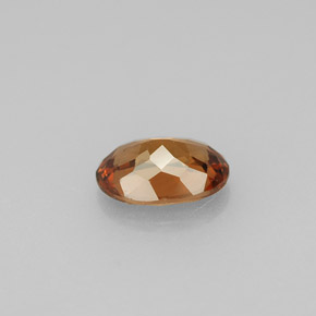 Grenat à changement de couleur  naturelle coupe ovale, 0,91 ct, VS