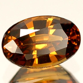Grenat Couleur Changeant Orange naturelle Coupe ovale, 0.65 ct, VVS-VS