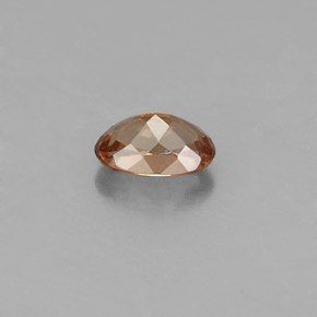 Grenat à changement de couleur de couleur changeante naturelle coupe ovale, 0,58 ct, VS
