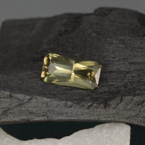 Grenat à changement de couleur jaune naturelle taille émeraude, 0,74 ct, VS