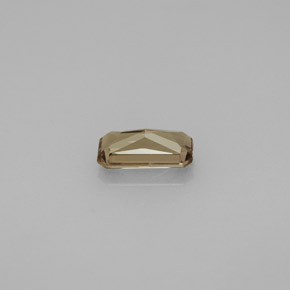 Grenat Couleur Changeant Brun verdâtre à rouge-rose naturelle Taille émeraude, 0.75 ct, VVS-VS