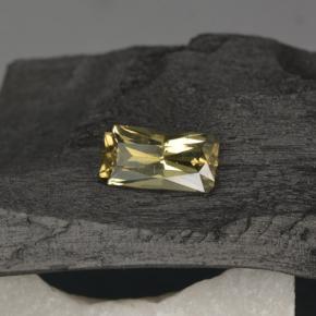 Grenat à changement de couleur jaune naturelle taille émeraude, 0,76 ct, VS