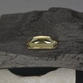 Grenat à changement de couleur jaune naturelle taille émeraude, 0,76 ct, VS