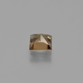 Grenat à changement de couleur multicolore naturelle carré, 0,72 ct, VS