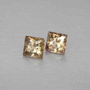 Achetez naturel ct multicolore grenat à changement de couleur gems, carré, en provenance madagascar chez gemselect. en stock, livraison internationale!
