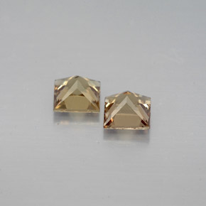 Achetez naturel ct multicolore grenat à changement de couleur gems, carré, en provenance madagascar chez gemselect. en stock, livraison internationale!