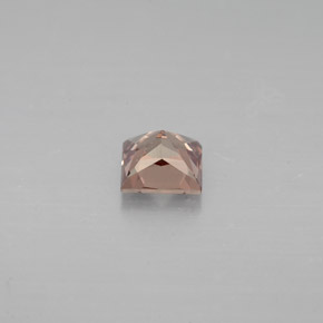Grenat Couleur Changeant Rose à Rose Rouge naturelle Carré, 0.54 ct, VVS-VS